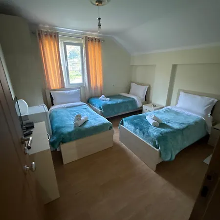 Bar-hotel Irdi 酒店