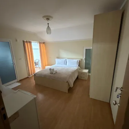 Bar-hotel Irdi 酒店 5*